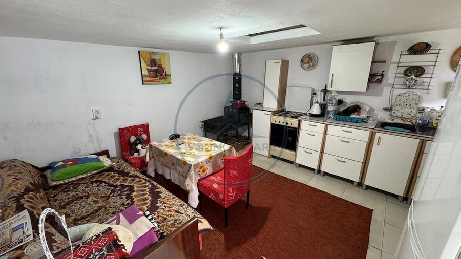Casă cu 3 camere cu Teren 2678 Mp în Central