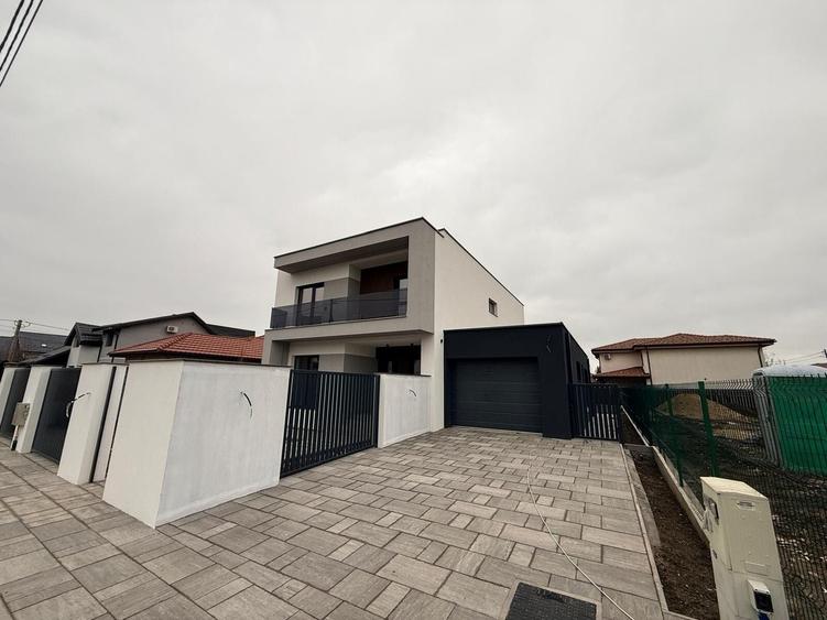 Casă individuală cu 5 camere decomandat cu Canalizare în Dumbrăvița