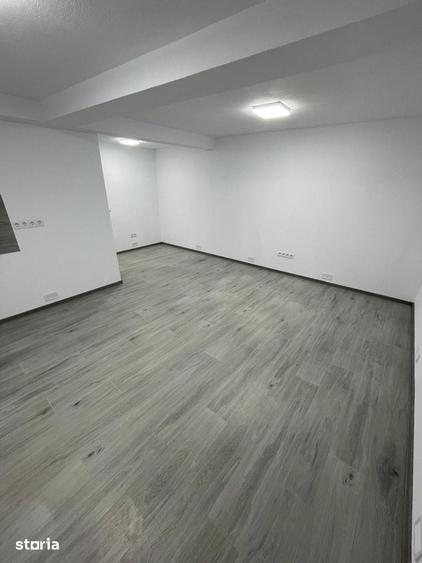 Casă cu 4 camere cu Teren 250 Mp în Central