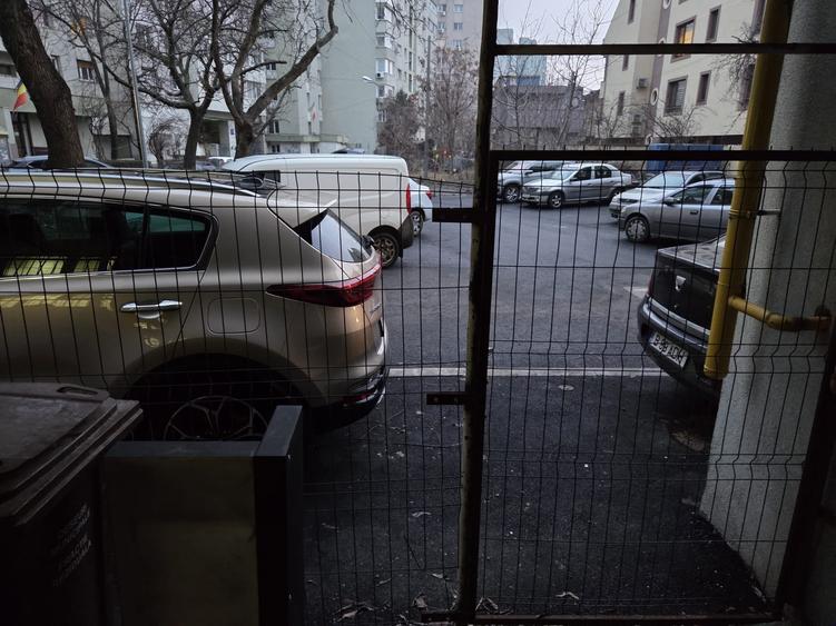 Spațiu comercial, de 255 mp, în Banu Manta