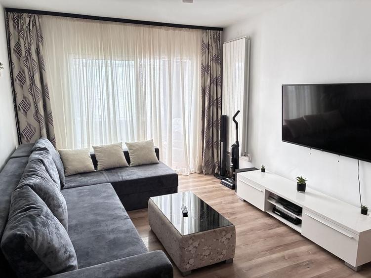 Apartament cu 2 camere decomandat în Est
