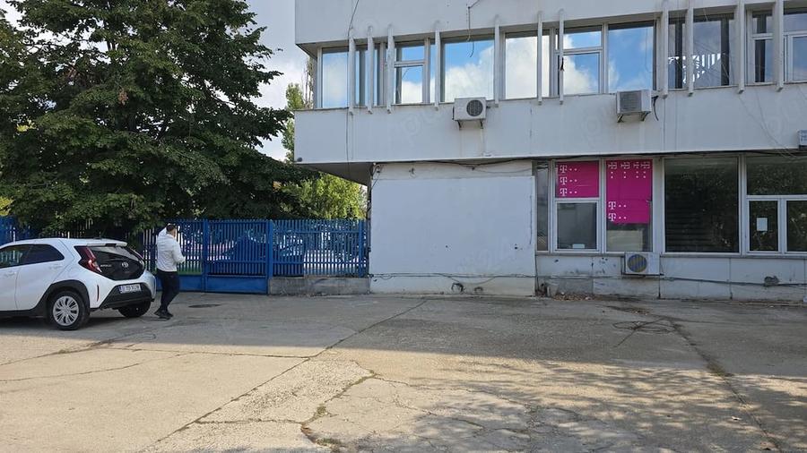 Spațiu comercial, de 2,000 mp, în Central