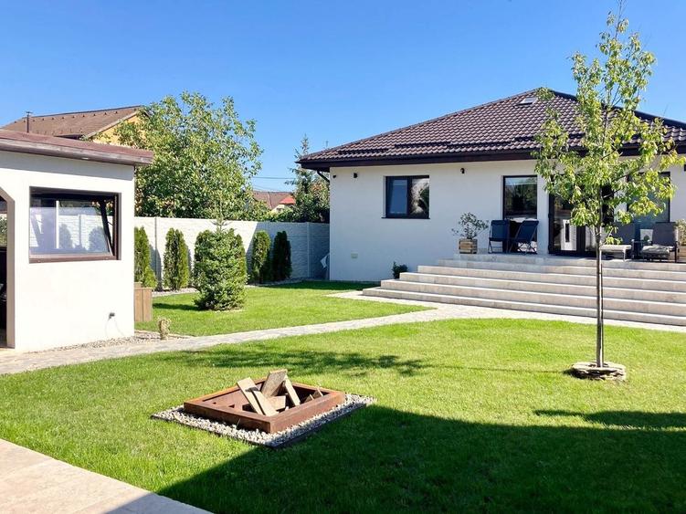 Casă individuală cu 6 camere cu Canalizare în Hărman