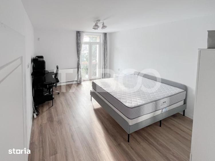 Apartament cu 3 camere semidecomandat, mobilat în Bulgaria