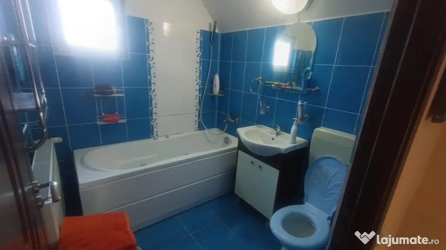 Casă cu 5 camere cu Teren 250 Mp în Brestei