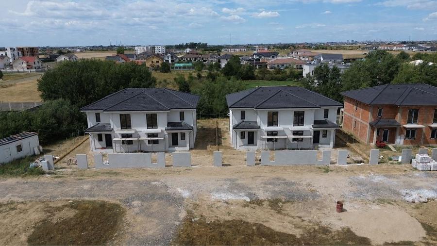 Casă cu 4 camere în Moșnița Nouă