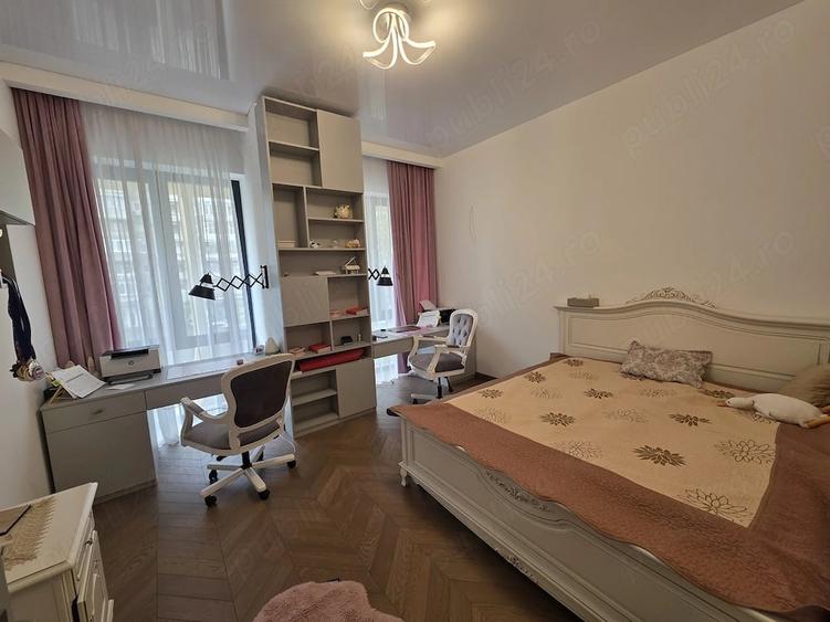Apartament cu 4 camere decomandat în Decebal