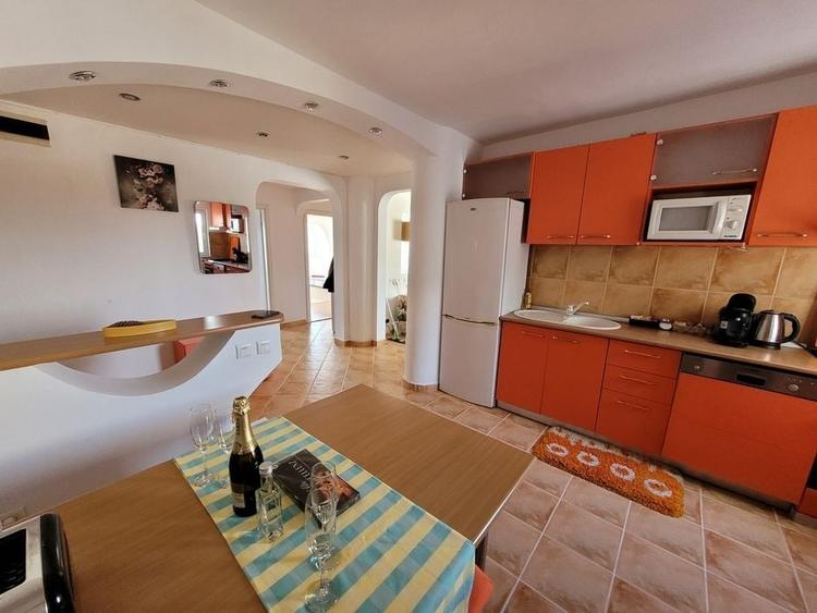 Apartament cu 3 camere decomandat în Plopilor