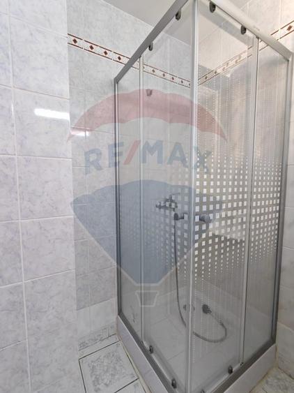 Casă individuală cu 14 camere cu Teren 1050 Mp în Cioplea