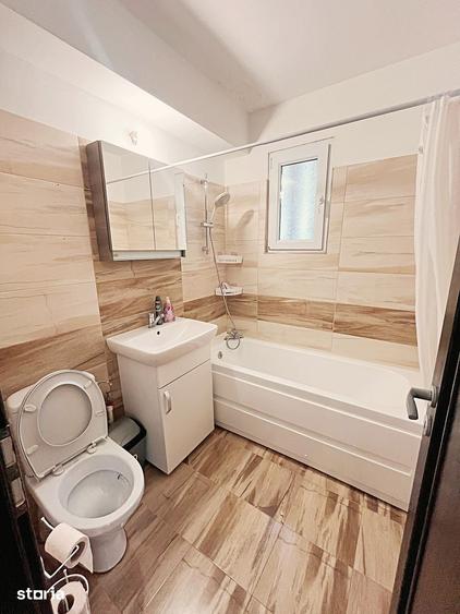 Apartament cu 3 camere în Podu Roș