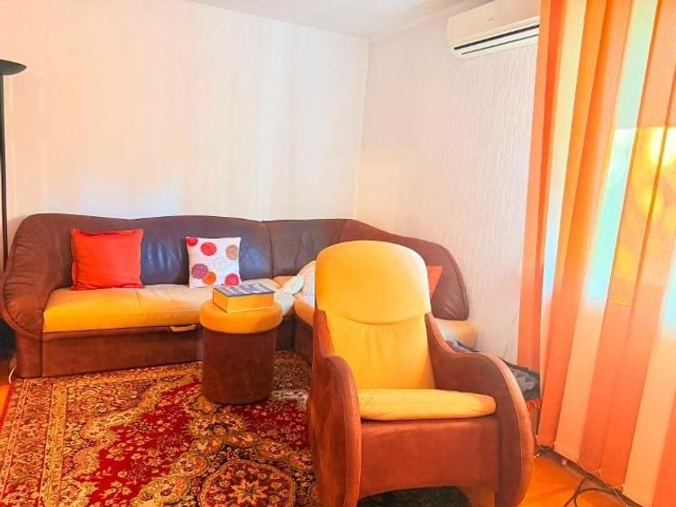Apartament cu 3 camere decomandat, mobilat în Drumul Taberei