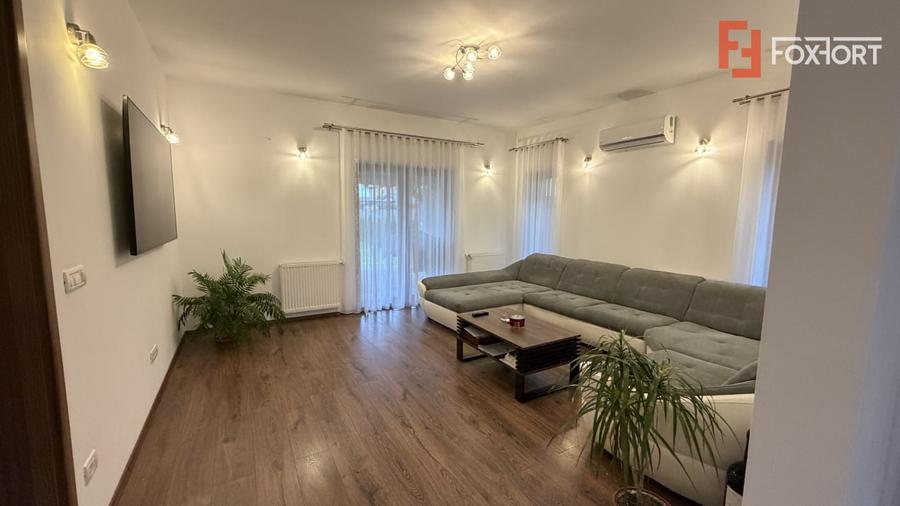 Casă individuală cu 5 camere cu Canalizare în Chișoda