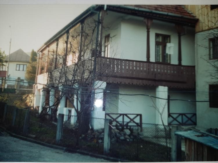 Casă individuală cu 5 camere cu Canalizare în Călimănești
