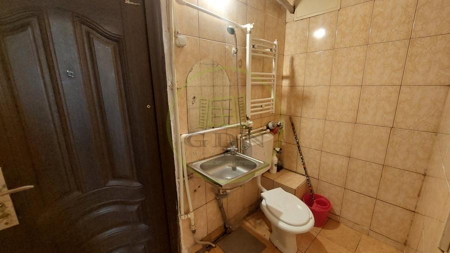 Garsonieră semidecomandată în Craiovița Nouă