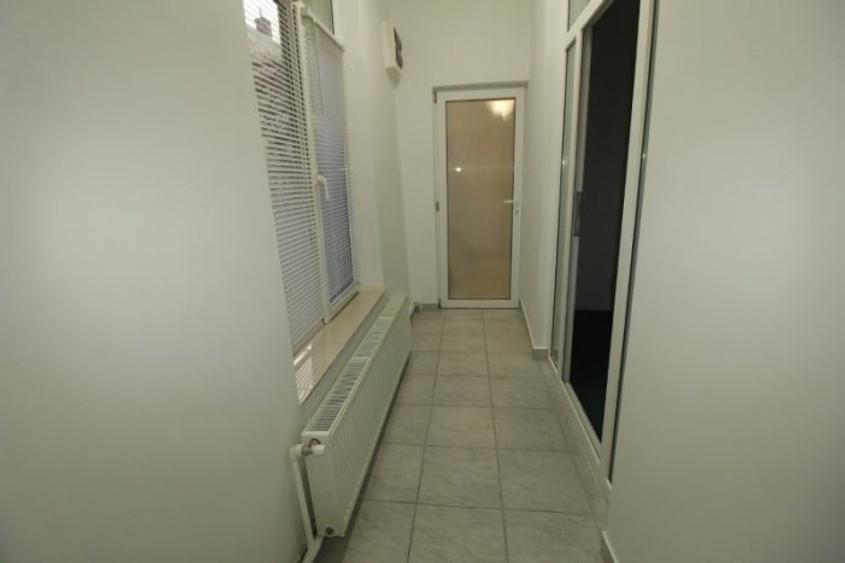 Apartament cu 2 camere decomandat, mobilat în Romană