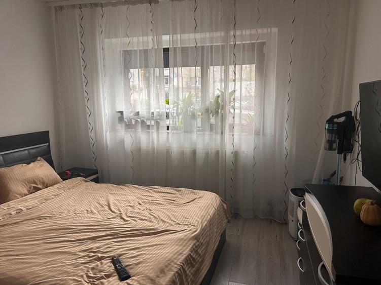 Apartament cu 2 camere decomandat, mobilat în Poarta 6