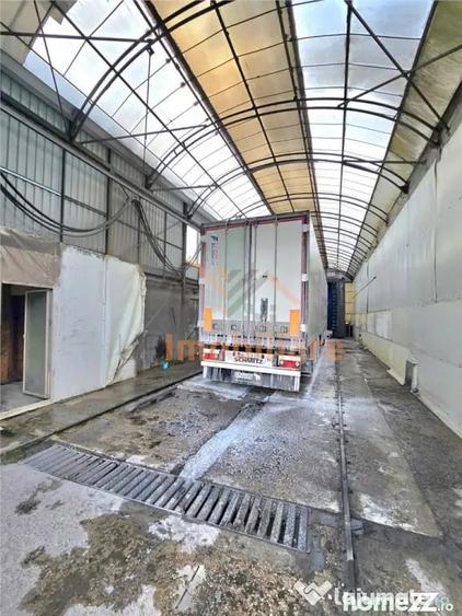 Spațiu comercial, de 240 mp, în Tinăud