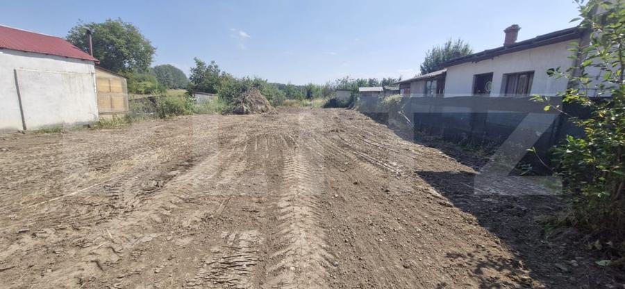 Teren Construcții intravilan de 800 mp, în Ulmi