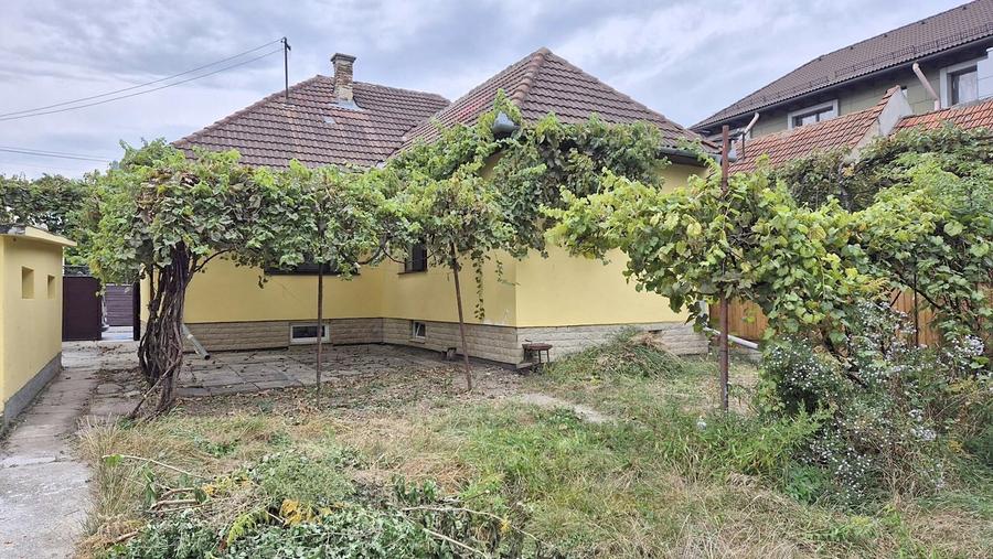 Casă individuală cu 2 camere cu Canalizare în Bartolomeu
