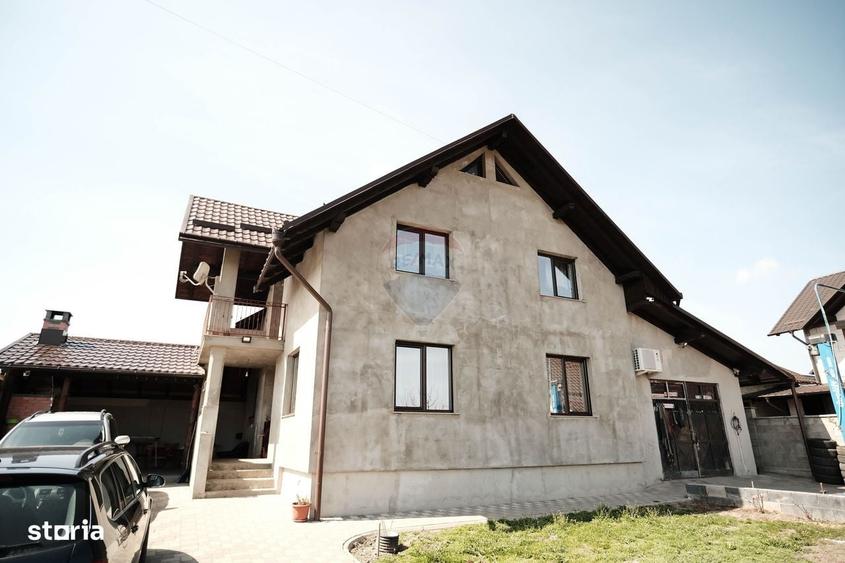 Casă cu 4 camere cu Teren 400 Mp în Central