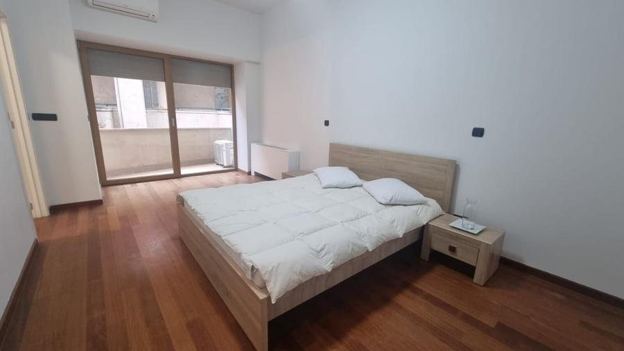 Apartament cu 5 camere decomandat, mobilat în Primăverii