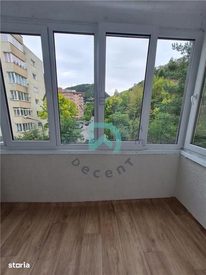 Apartament cu 2 camere decomandat în Valea Cetății