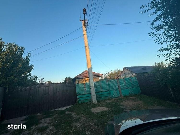 Casă cu 4 camere cu Teren 150 Mp în Năeni