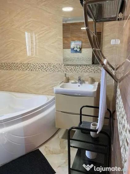 Casă cu 5 camere cu Teren 350 Mp în Strejnicu
