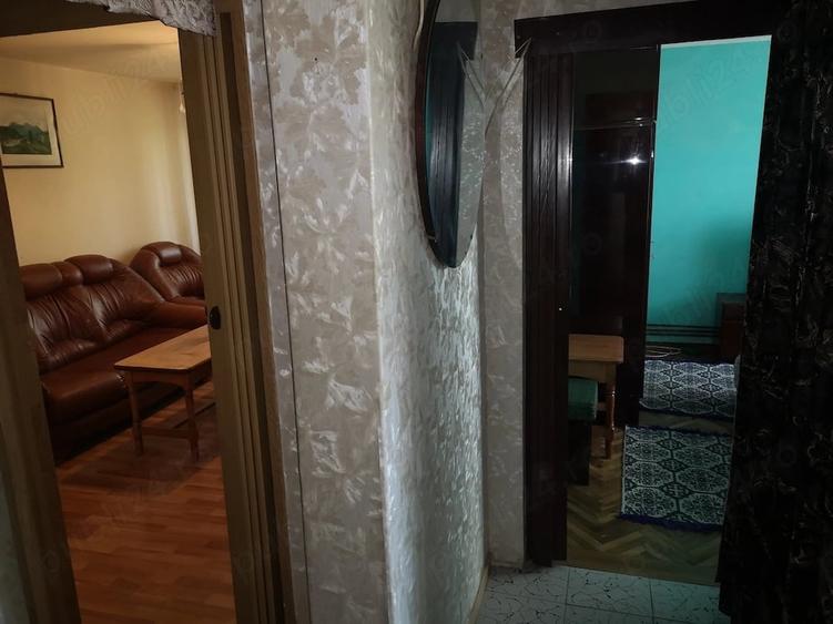 Apartament cu 3 camere decomandat în Vest