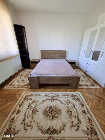 Apartament cu 3 camere decomandat în Gruia