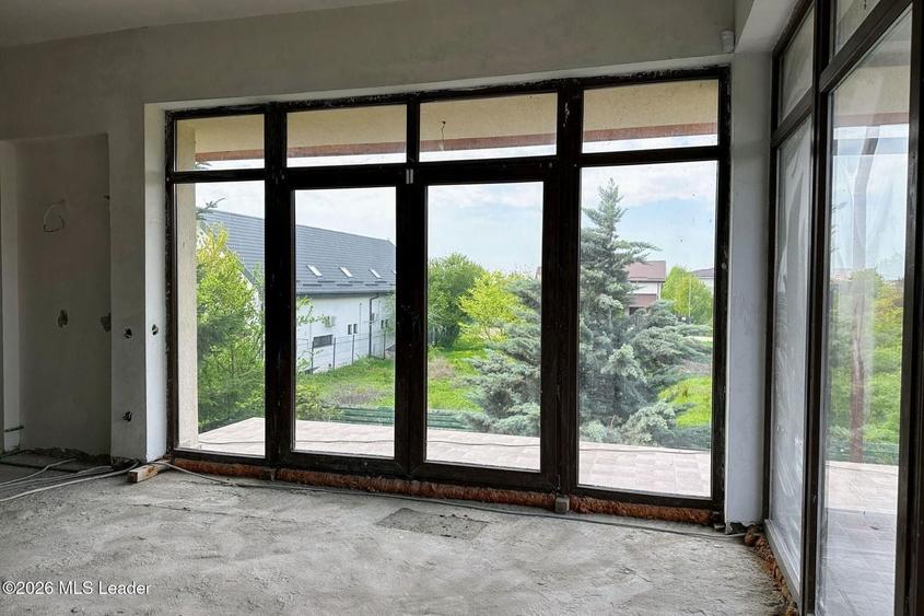 Casă individuală cu 6 camere cu Canalizare în Corbeanca