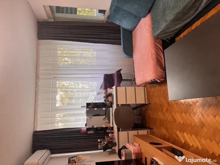 Apartament cu 2 camere semidecomandat în Gorjului