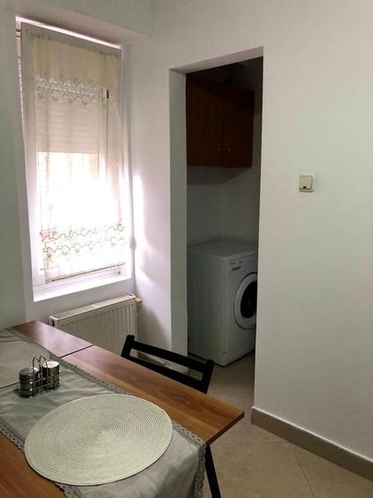Garsonieră decomandată în Central