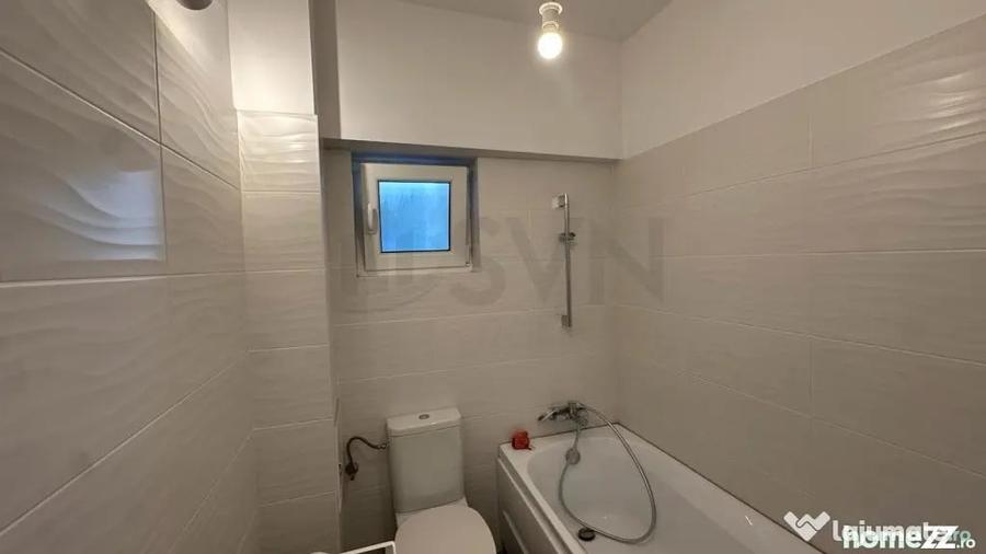 Apartament cu 3 camere semidecomandat în 1 Mai
