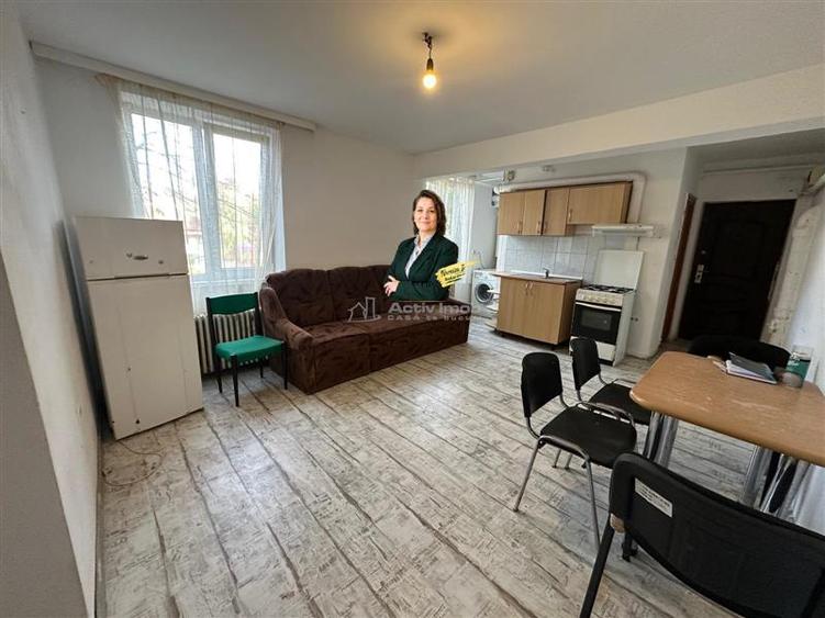 Apartament cu 2 camere semidecomandat, mobilat în Moroasa 2