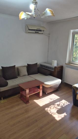 Apartament cu 2 camere semidecomandat în Ferentari