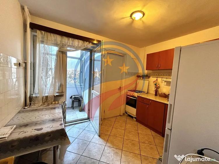 Apartament cu 3 camere decomandat în Central