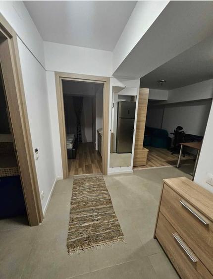 Apartament cu 3 camere nedecomandat, mobilat în Politehnica