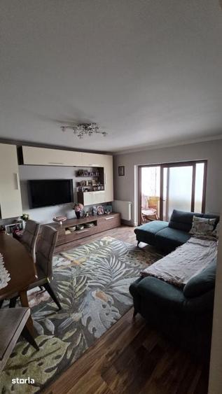 Apartament cu 3 camere decomandat în Micro 16