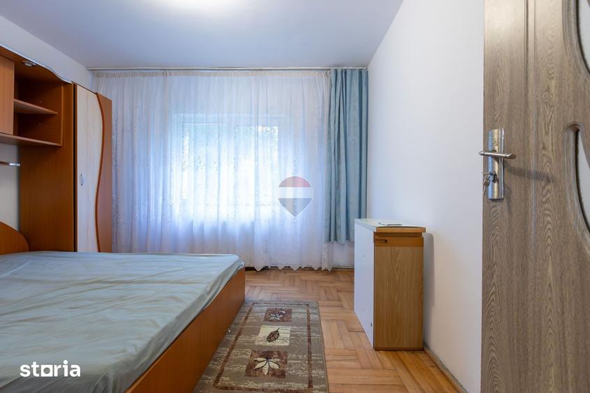 Apartament cu 3 camere decomandat în Mioriței