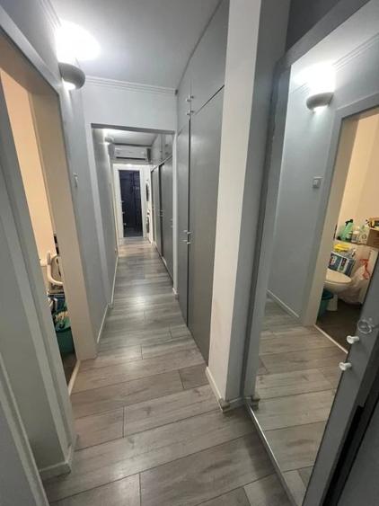 Apartament cu 3 camere decomandat în Rovine