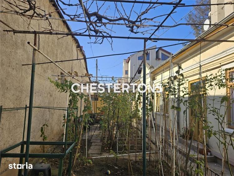 Casă cu 6 camere cu Teren 390 Mp în Central