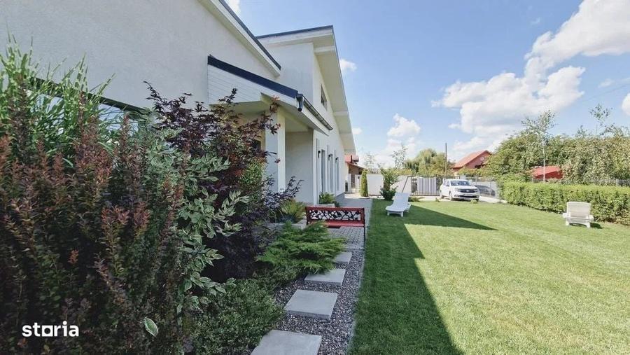 Casă cu 4 camere decomandat în Central