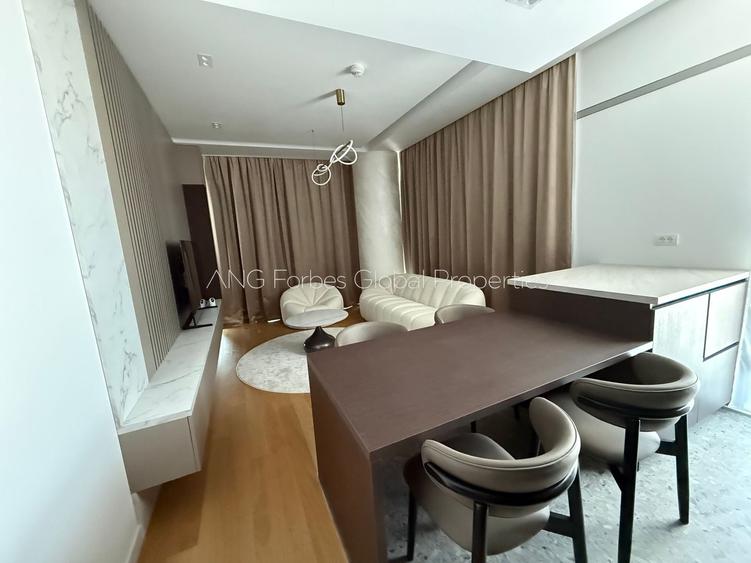 Apartament cu 3 camere semidecomandat, mobilat în Nord