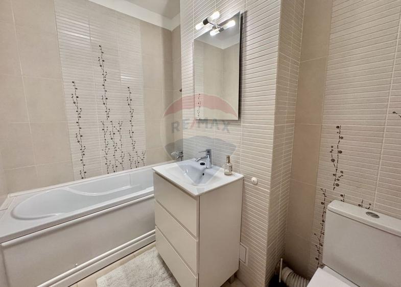 Apartament cu 4 camere decomandat, mobilat în Sebastian