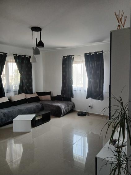 Casă cu 4 camere decomandat în Exterior Vest