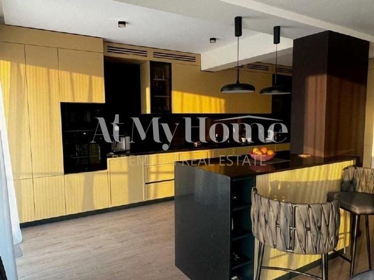 Penthouse cu 5 camere decomandat, mobilat în Iancu Nicolae
