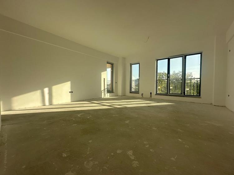 Apartament cu 3 camere decomandat în Chitila
