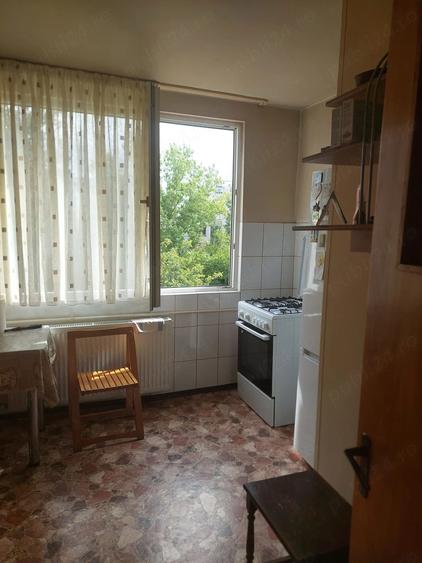 Apartament cu 3 camere decomandat în Politehnica