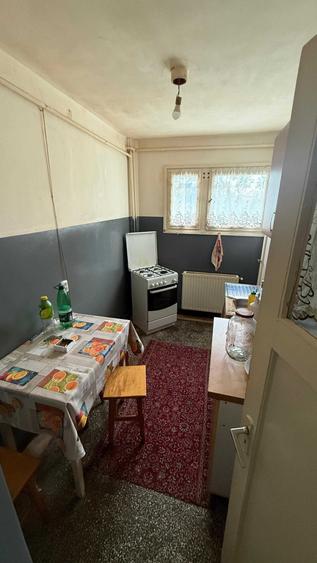 Apartament cu 2 camere nedecomandat în Astra